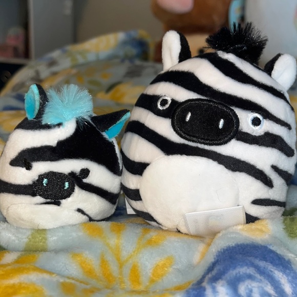 One 3.5in keychain and one 2in zebra Squishmellow - Picture 2 of 2
